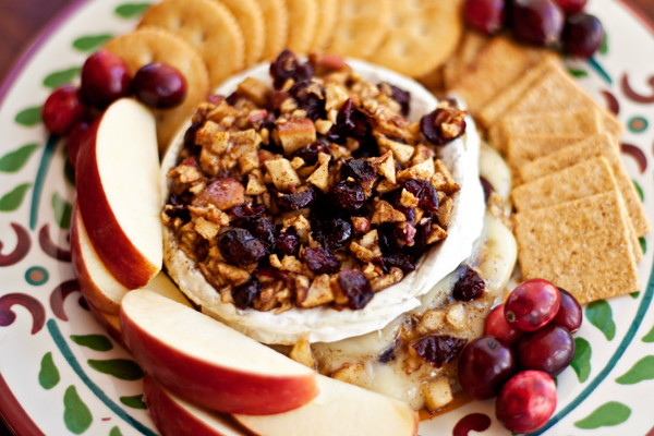 Baked Brie with Sweet Apples and Cranberries