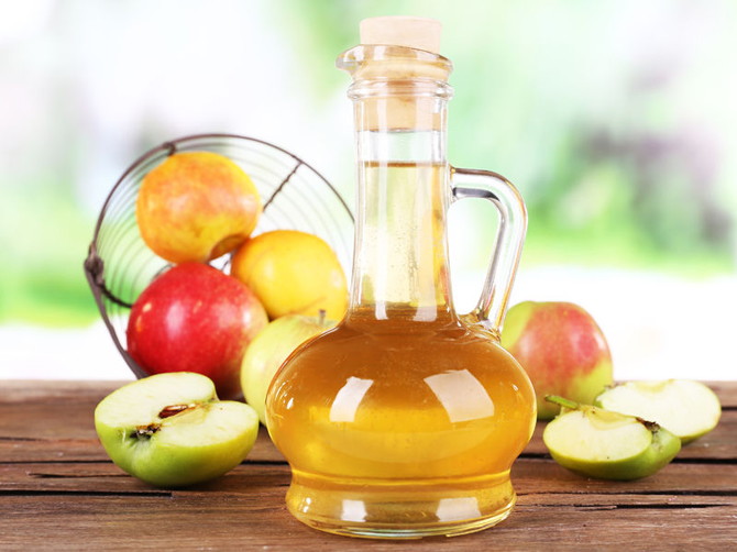 8 Surprising Uses for Apple Cider Vinegar That You Probably Didn't Know About