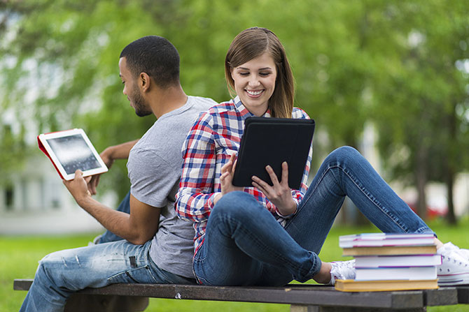 6 Easy Ways to Earn Money When You're a College Student