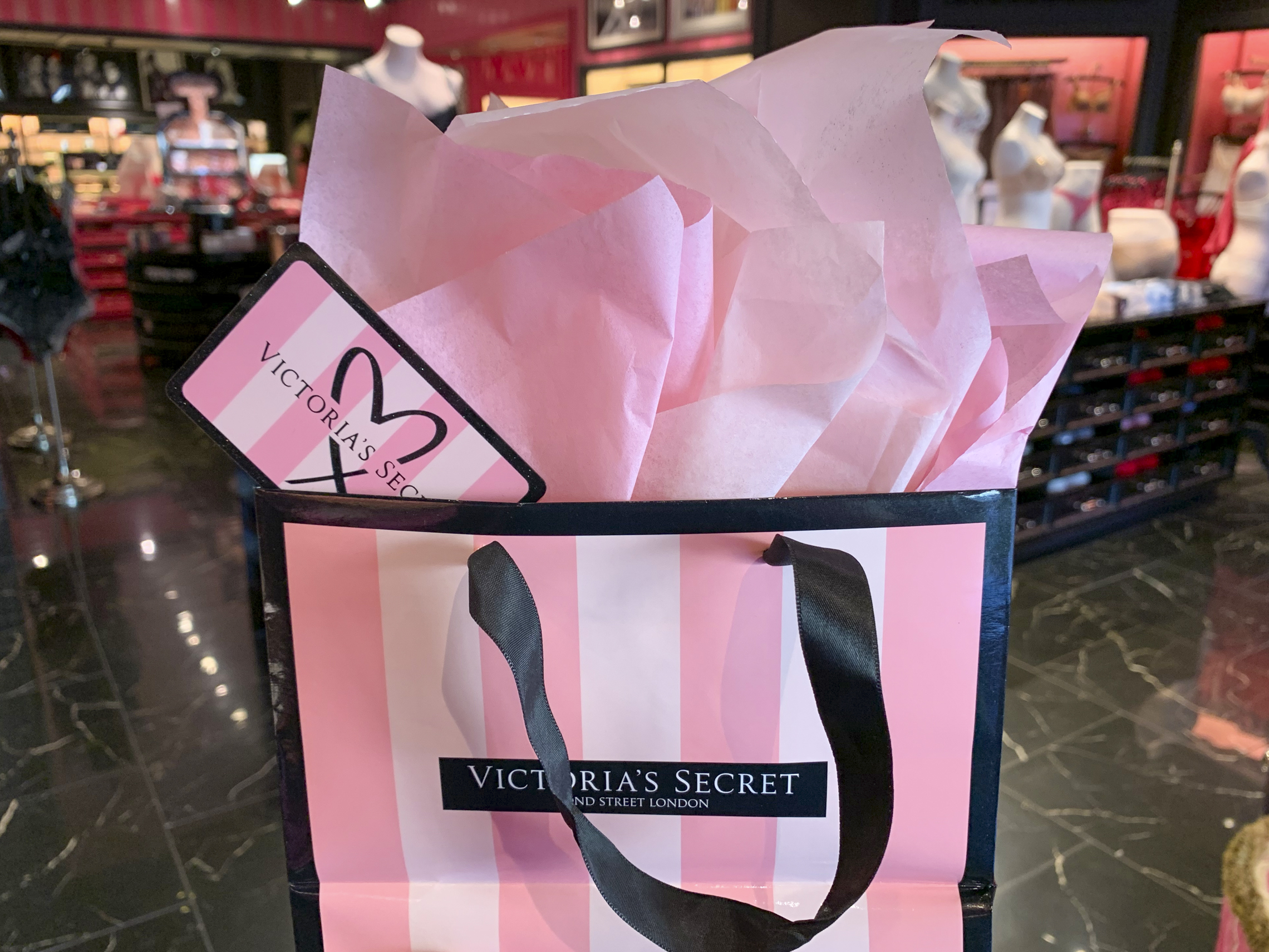 Victoria's Secret Pink Crossbody Belt Bag convertible, Gold