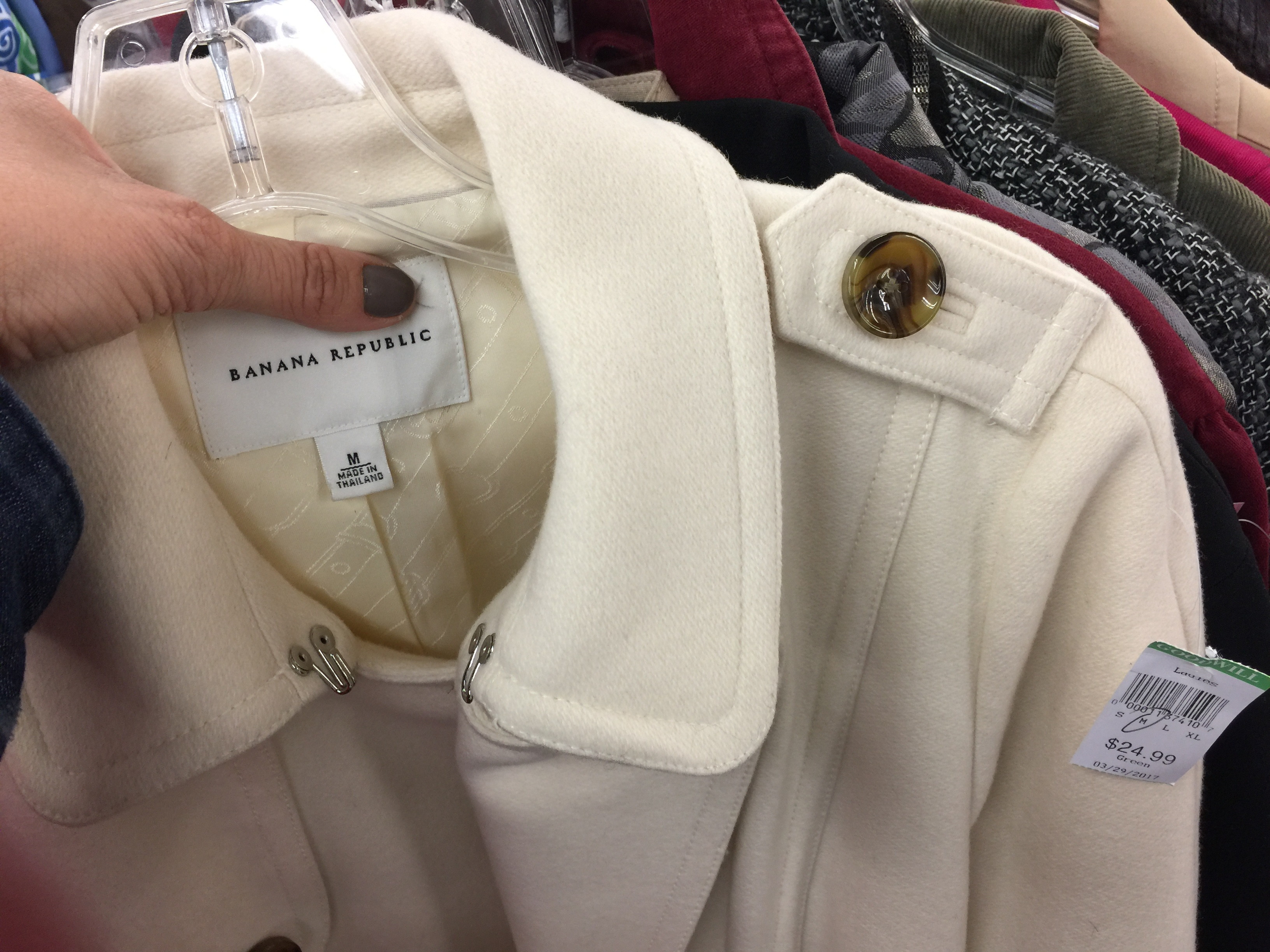 33 Thrift-Store Shopping Hacks from a Professional Thrifter