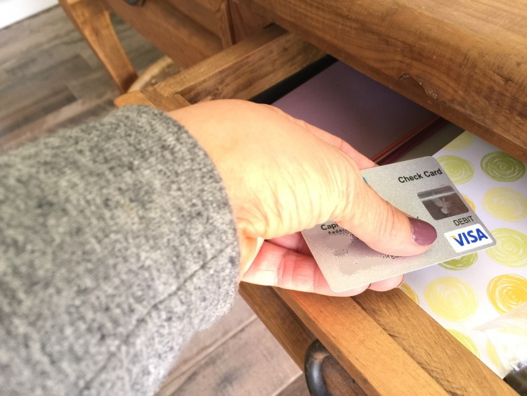 How to Use Reward Credit Cards to Travel for Free