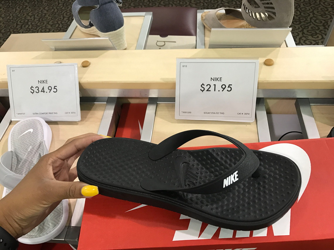 dsw nike flip flops