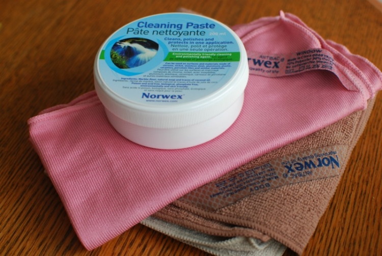 Clean and polish your glass cooktop with Norwex cleaning paste and an EnviroCloth
