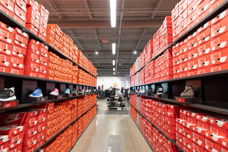 warehouse nike shoes
