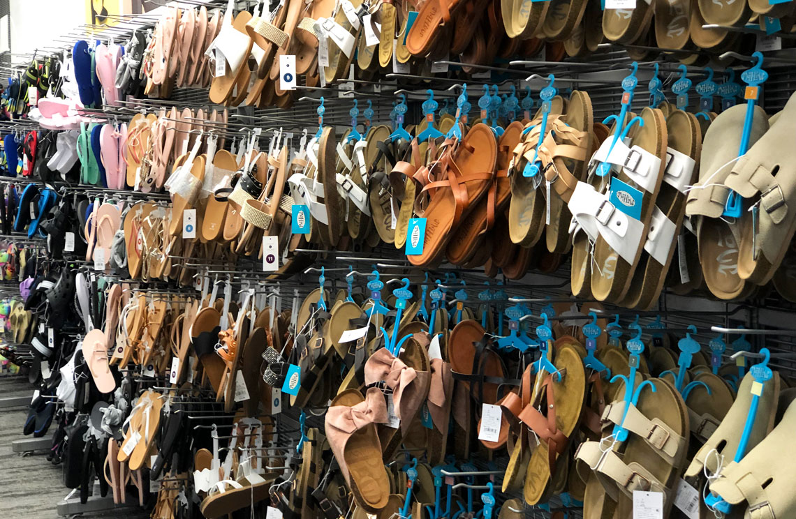 target womens flip flops