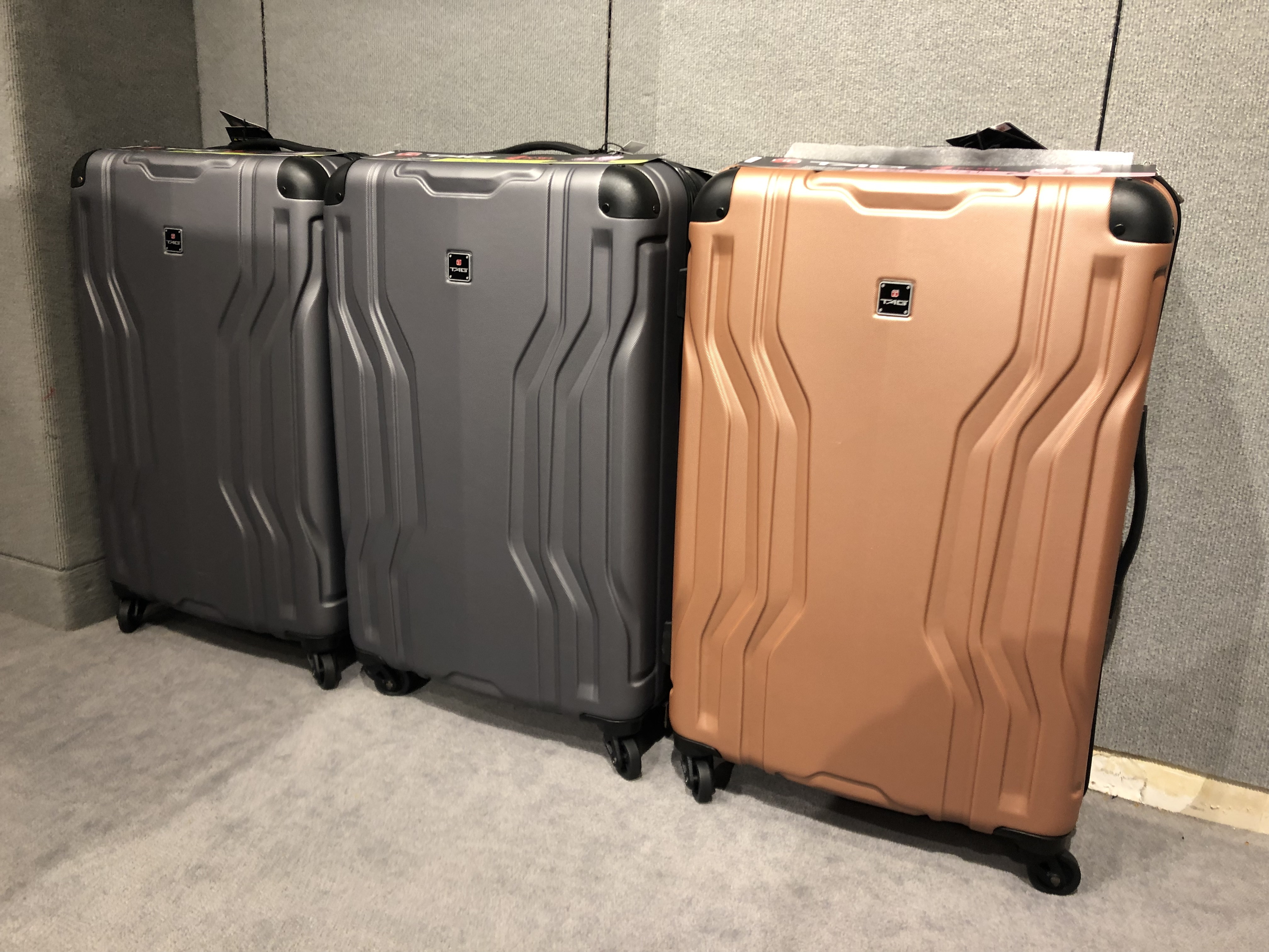 legacy 4 piece luggage set