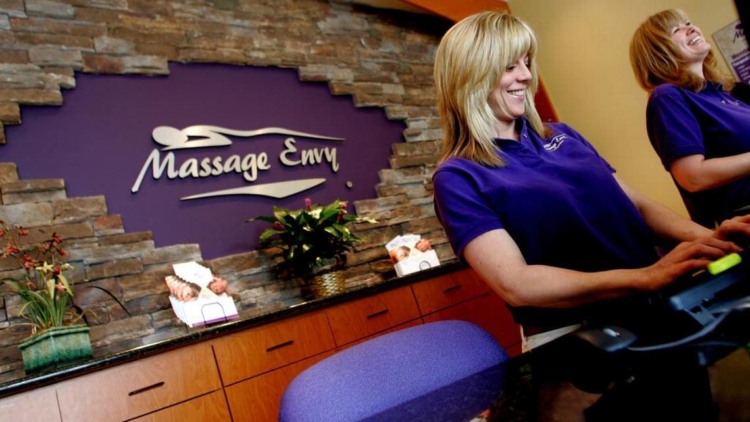 Give your dad a voucher for two 60-minute massages at Massage Envy and save 40% off the regular price.