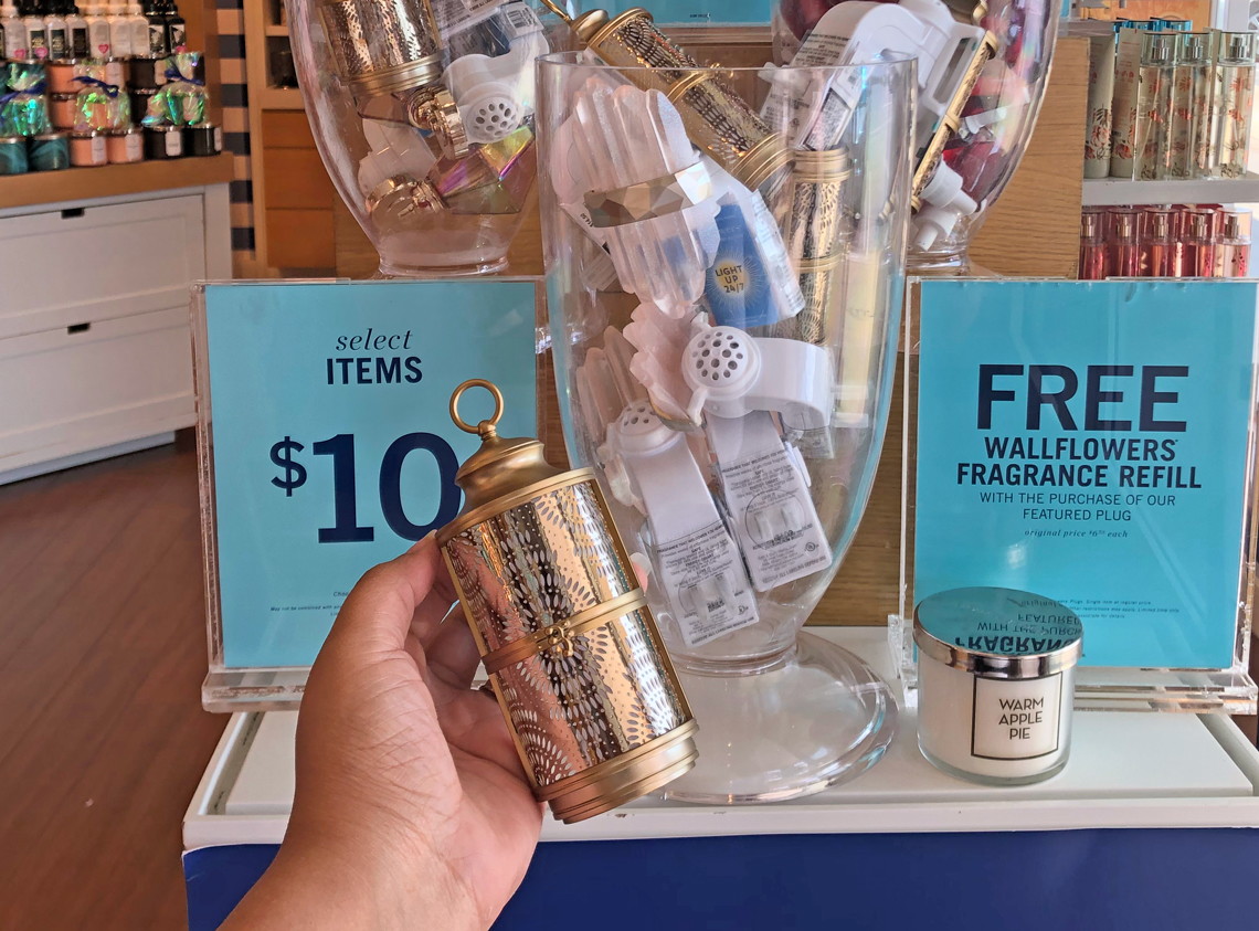 Wallflower Nightlight Free Refill At Bath Body Works