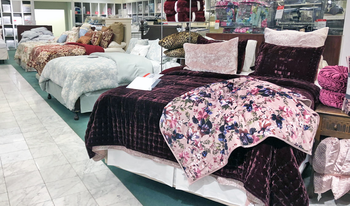 Closeout Save 70 On Comforter Sets At Macy S The Krazy Coupon