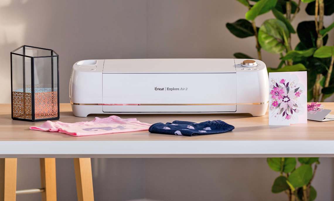 Cricut Explore Air 2 Daybreak+$30 Digital Content