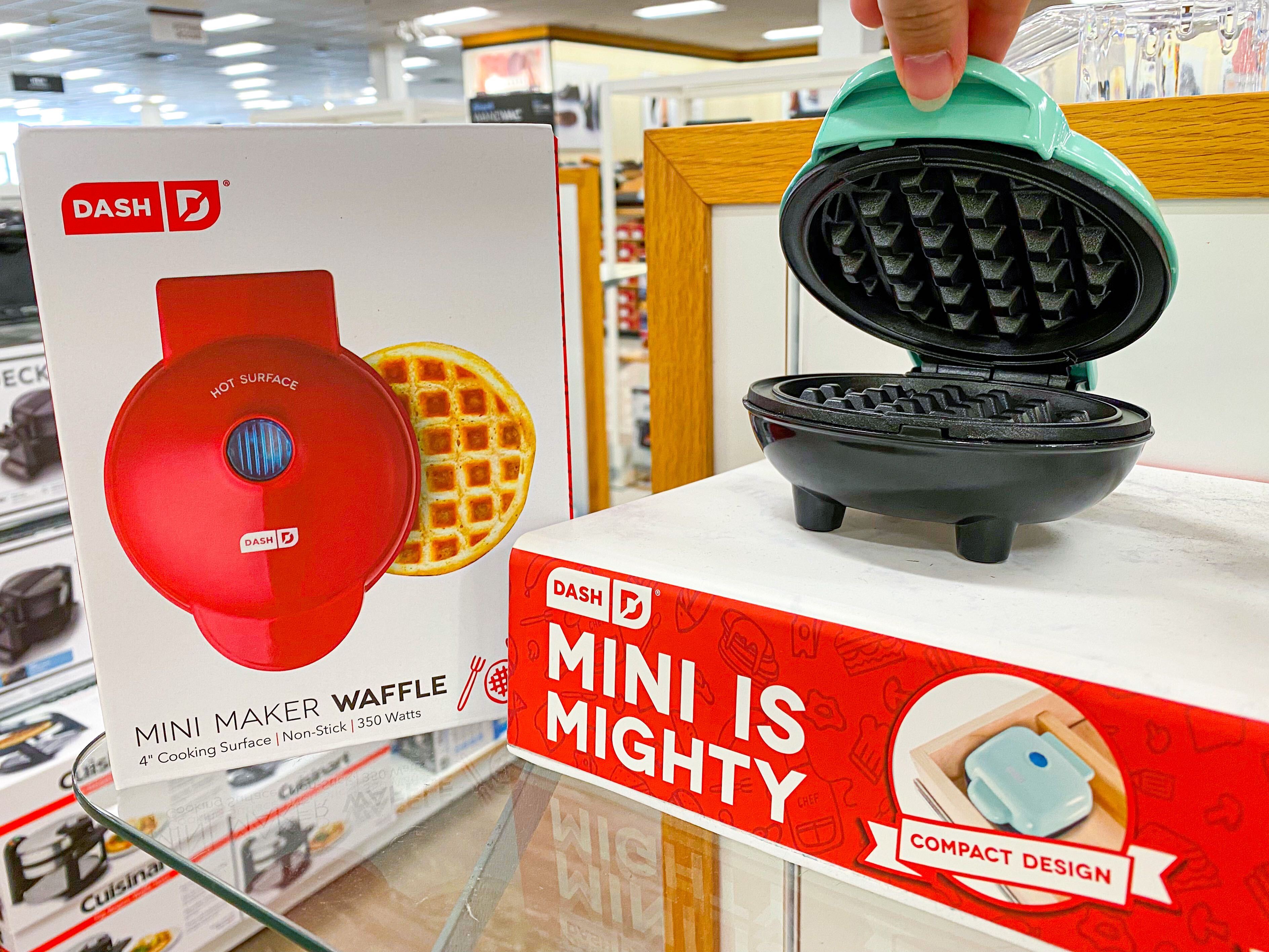 bed bath and beyond dash mini