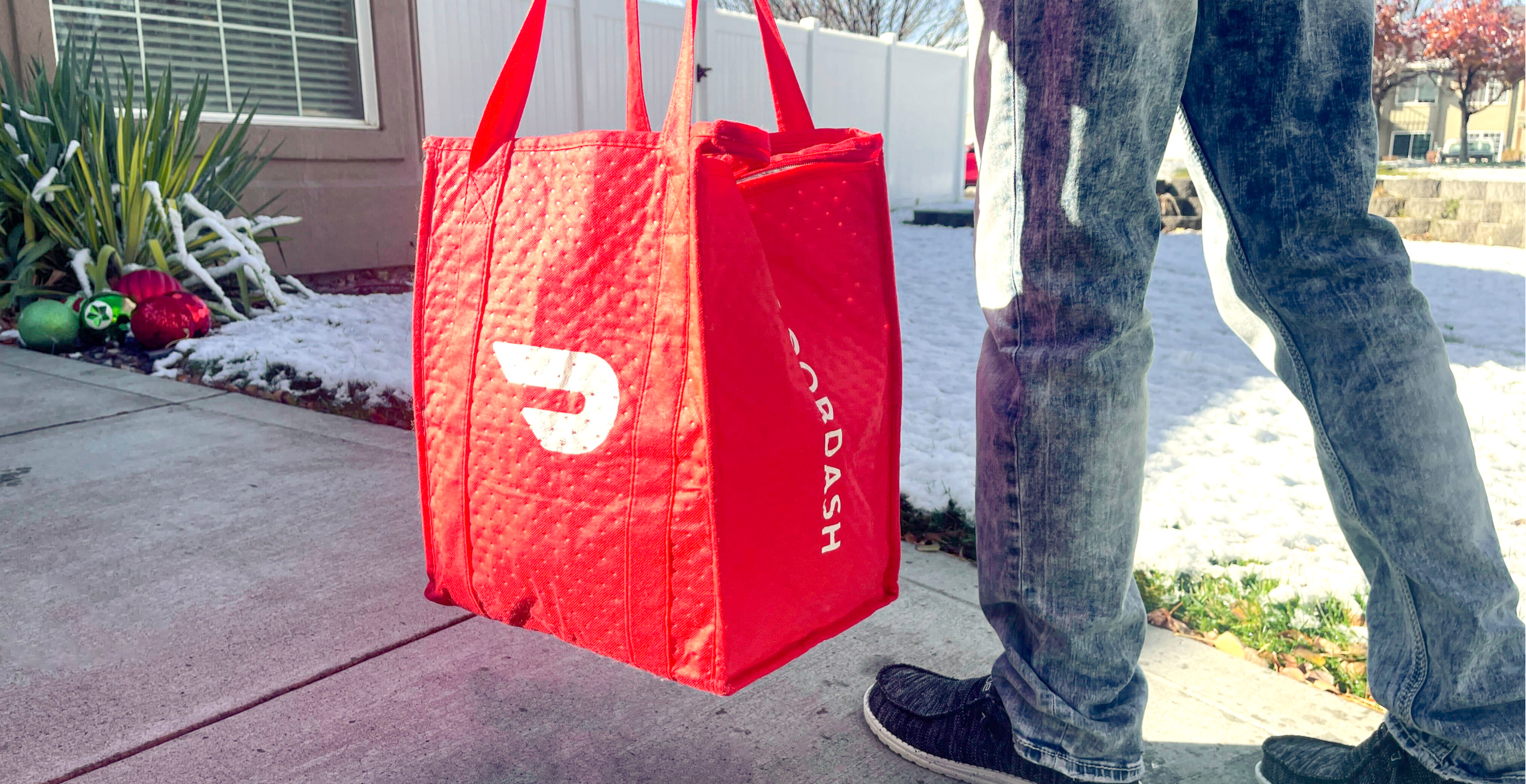 DoorDash is testing a feature that lets you return packages to post  offices, FedEx or UPS